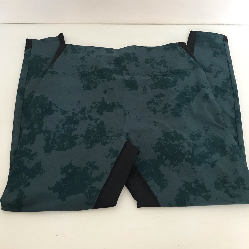 Mountain Hardware Legging Size M